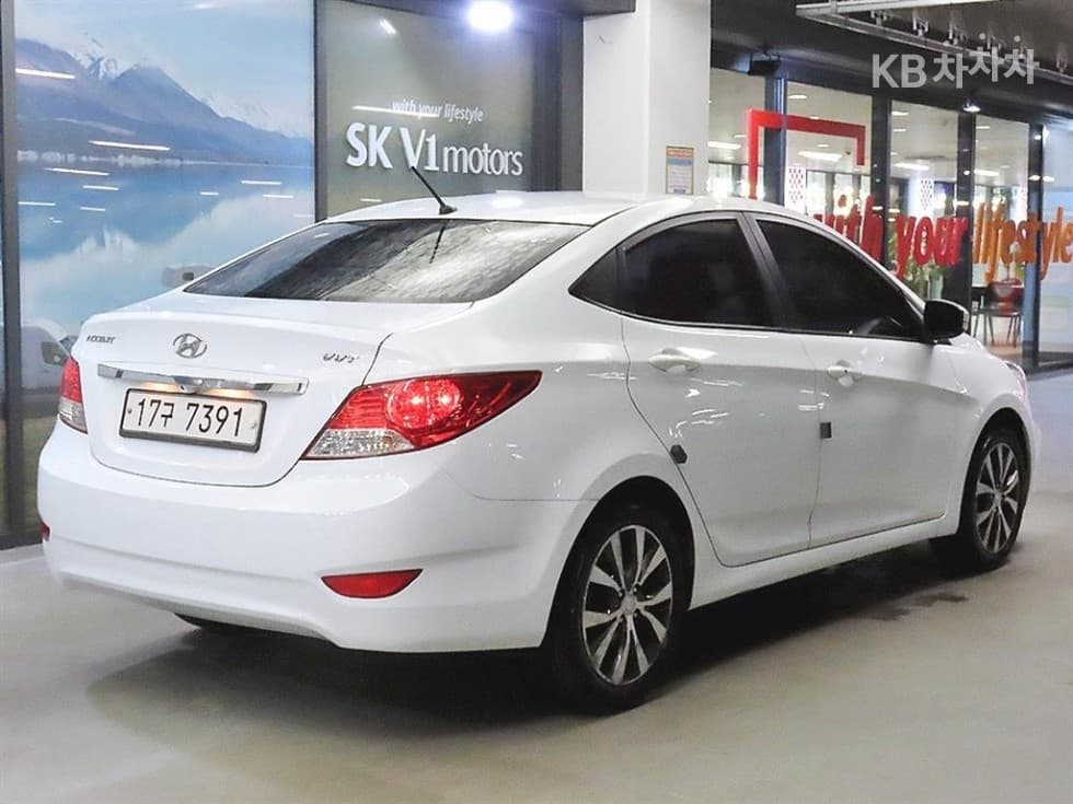 Хюндай Акцент(신형)1.4 VVT Premium - 4