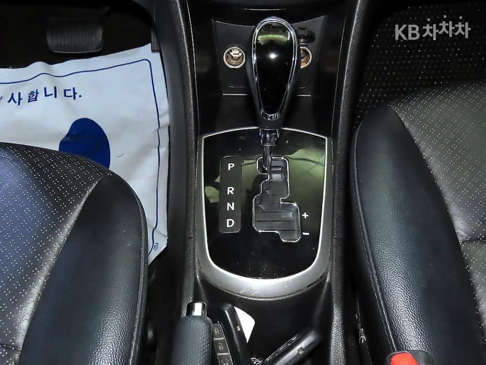 Хюндай Акцент(신형)1.4 VVT Premium - 12