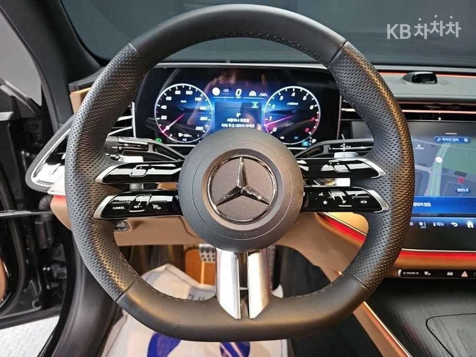Mercedes-Benz E-클래스 (W214)E300 4MATIC AMG Line - 9