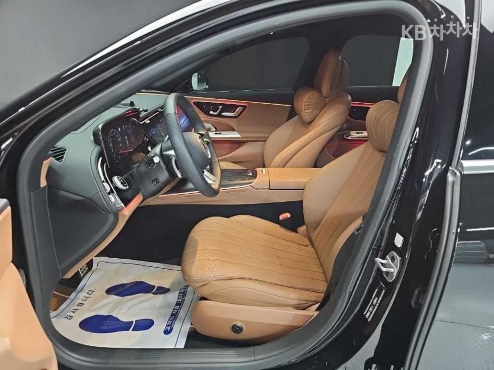 Mercedes-Benz E-클래스 (W214)E300 4MATIC AMG Line - 11