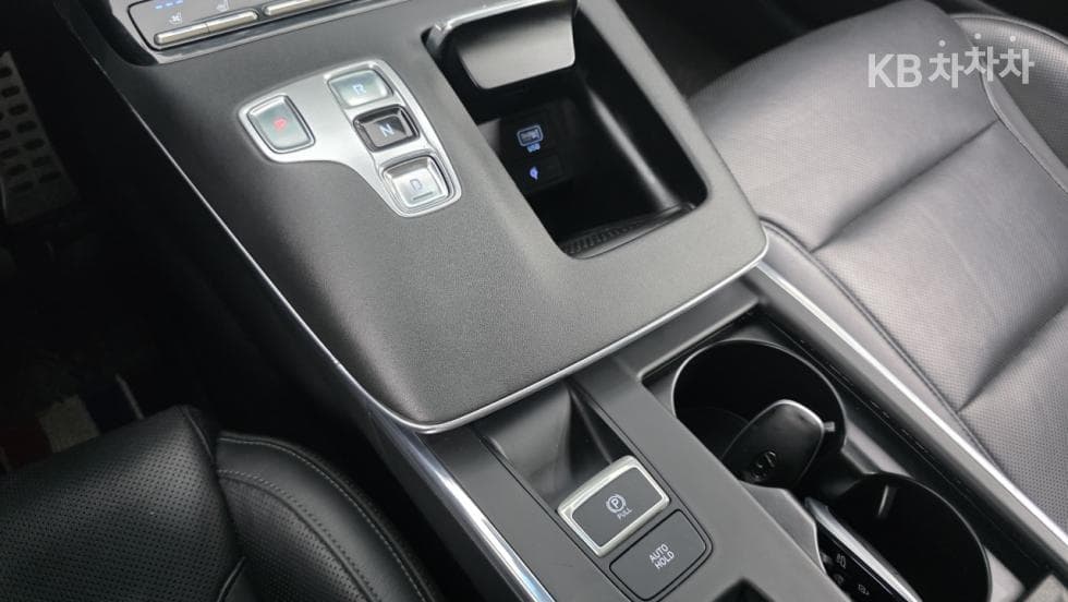 Хюндай The New (фейслифт) Grandeur (Azera)2.5 Premium - 12