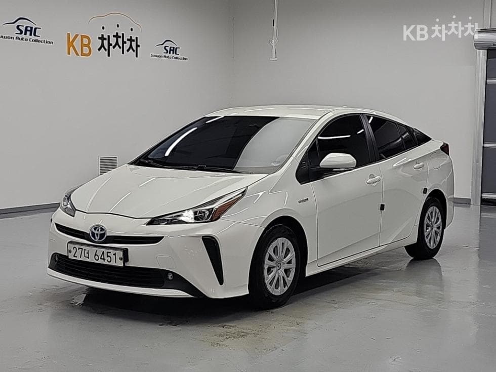 Toyota Prius 4-то поколение 1.8 Стандартен - Image 1