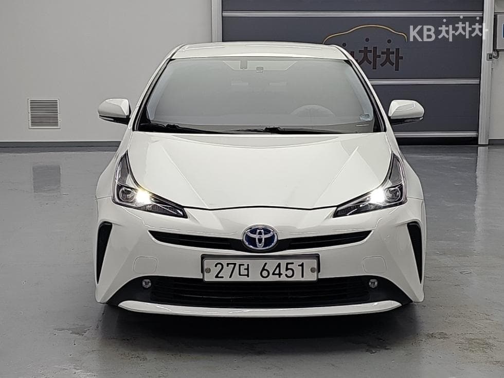Toyota Prius 4-то поколение1.8 Стандартен - 2