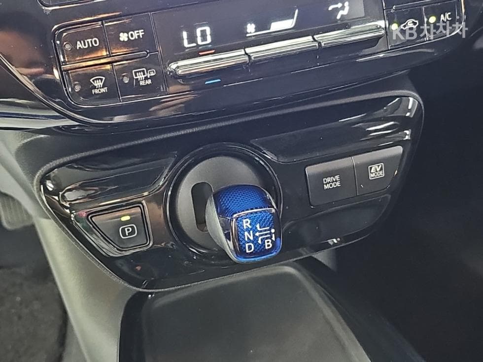 Toyota Prius 4-то поколение1.8 Стандартен - 8