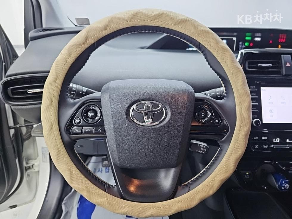 Toyota Prius 4-то поколение1.8 Стандартен - 9