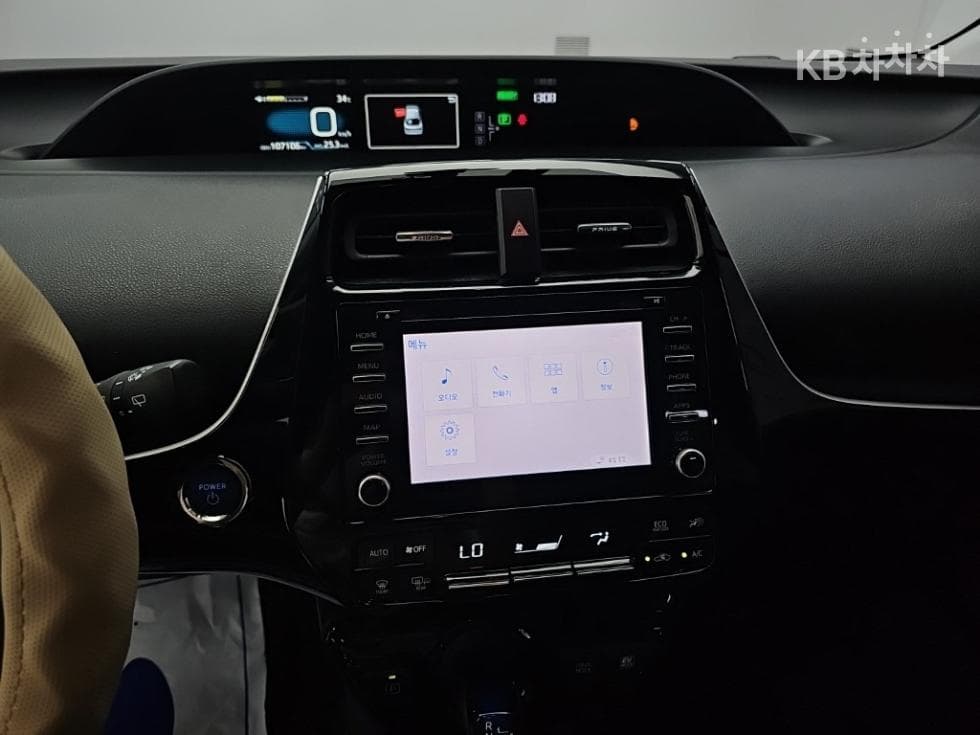 Toyota Prius 4-то поколение1.8 Стандартен - 10