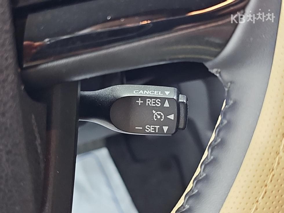 Toyota Prius 4-то поколение1.8 Стандартен - 16