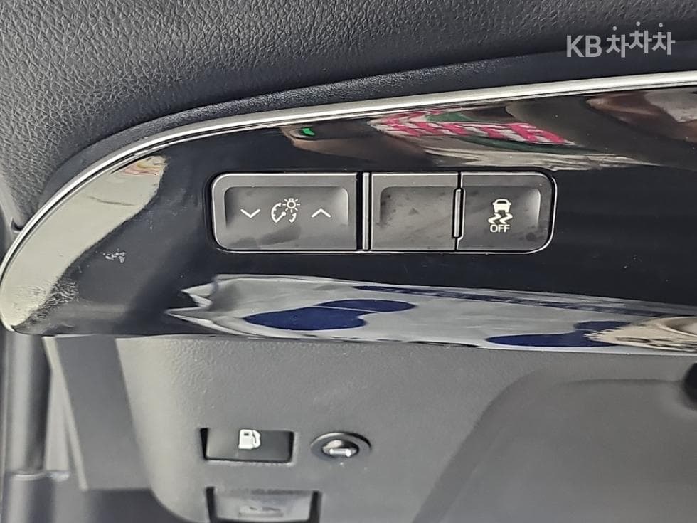 Toyota Prius 4-то поколение1.8 Стандартен - 17