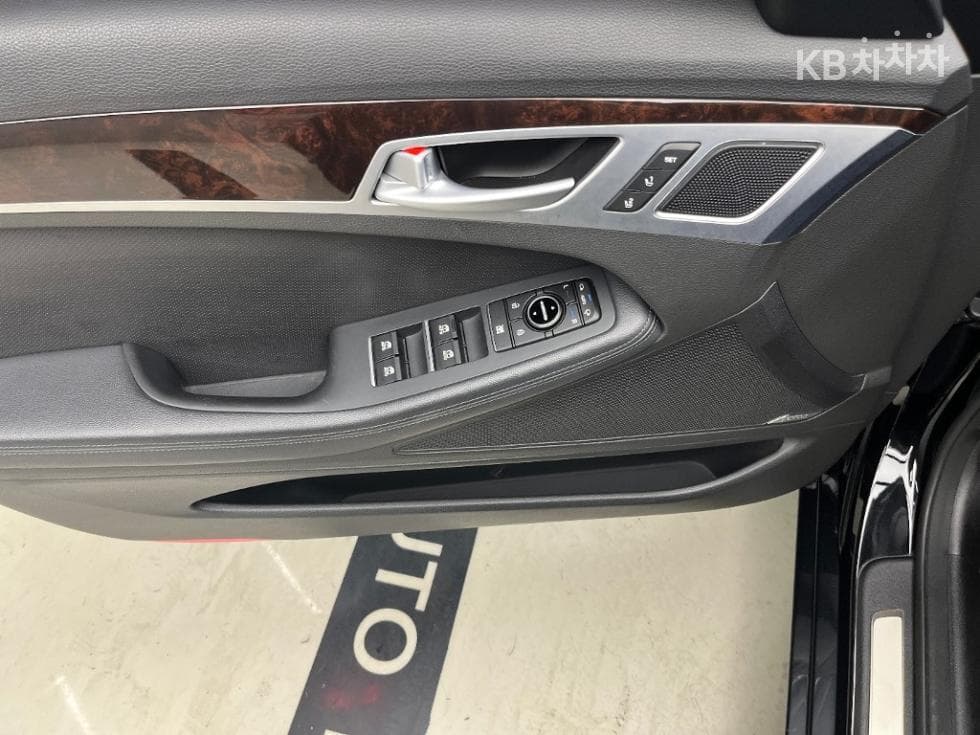 Хюндай ДженезисDHG330 Premium AWD - 11