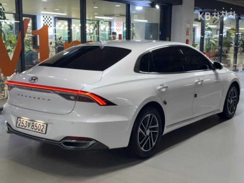 Хюндай The New (фейслифт) Grandeur (Azera)2.5 Premium 초이스 - 6