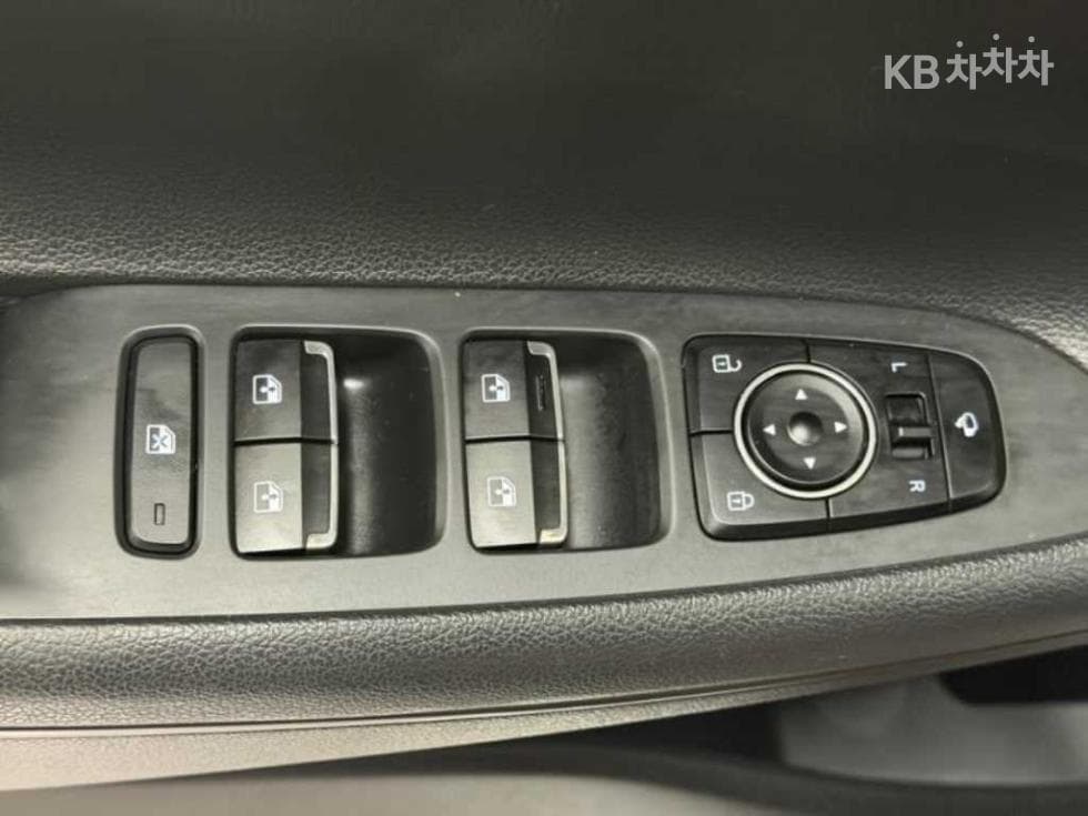 Хюндай The New (фейслифт) Grandeur (Azera)2.5 Premium 초이스 - 17