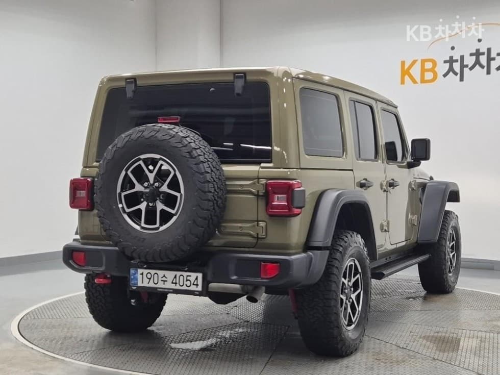 지프 랭글러 (JL)2.0 루비콘 4도어 Стандартен - 3