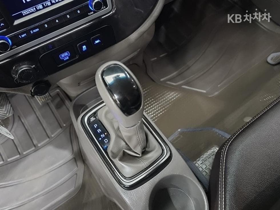 Хюндай Porter 2Удължено междуосие Двойна Кабина CRDi Premium - 8