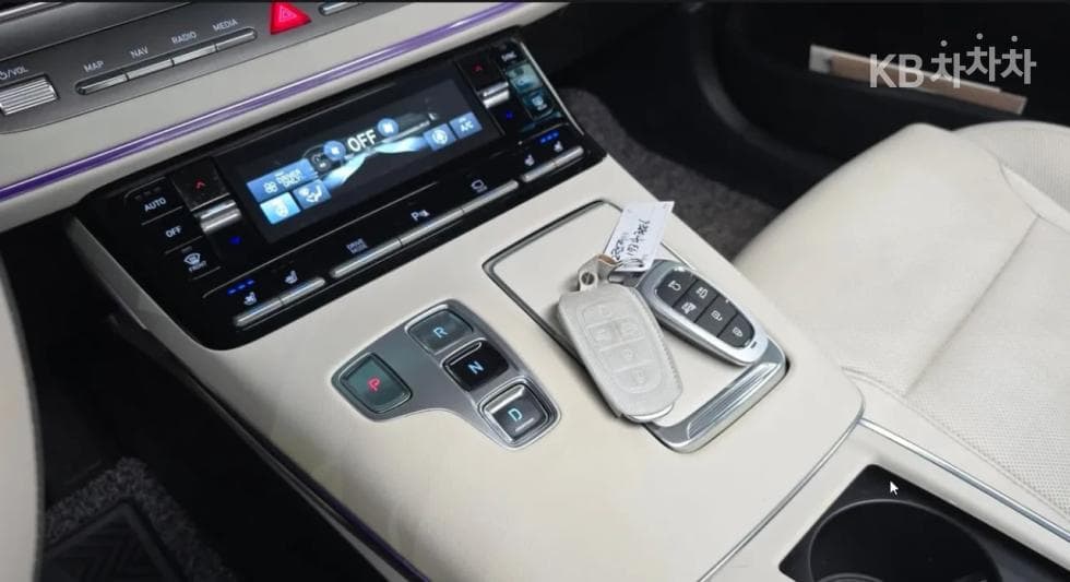 Хюндай The New (фейслифт) Grandeur (Azera) Хибрид2.4 Le Blanc - 11