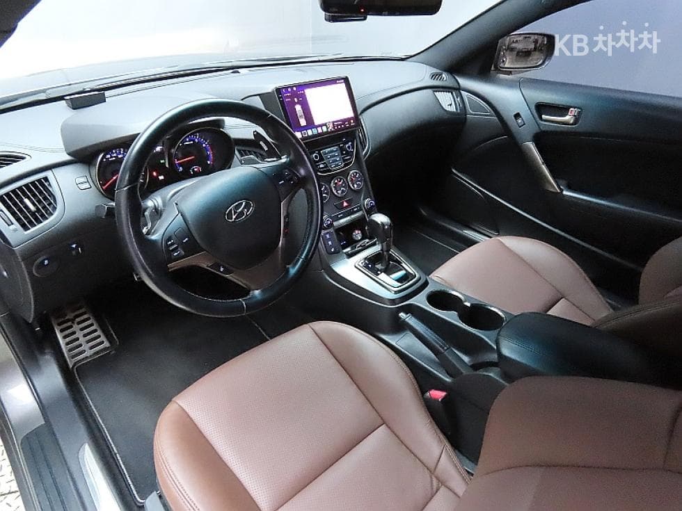 Hyundai The New (facelift) Genesis Coupe200 Turbo D - 6