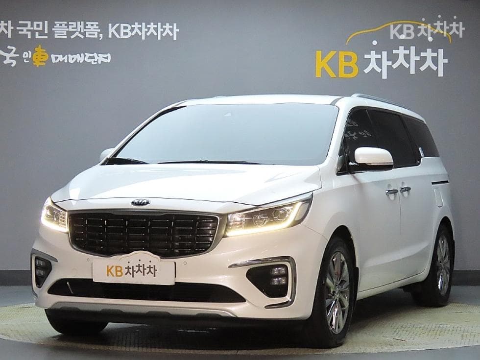 Kia The New (facelift) Carnival 9-seater 2.2 Diesel Prestige - Image 1