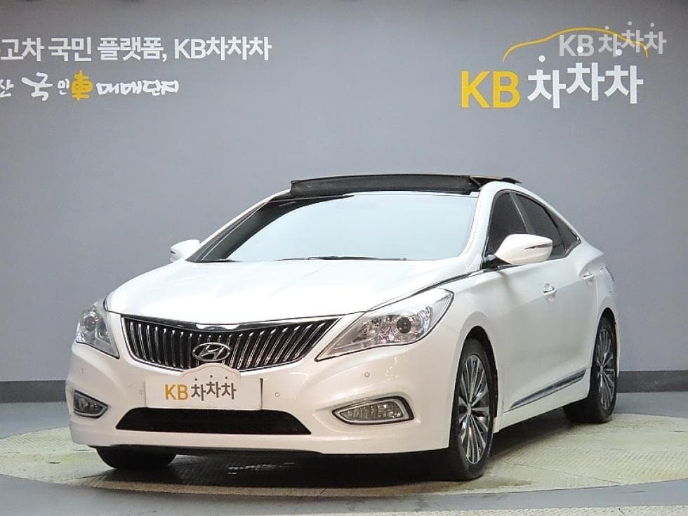 Hyundai Grandeur (Azera)HG LPG HG300 Rental car Premium - Image 1