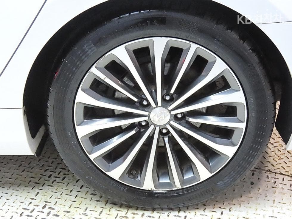 Hyundai Grandeur (Azera)HGLPG HG300 Rental car Premium - 20