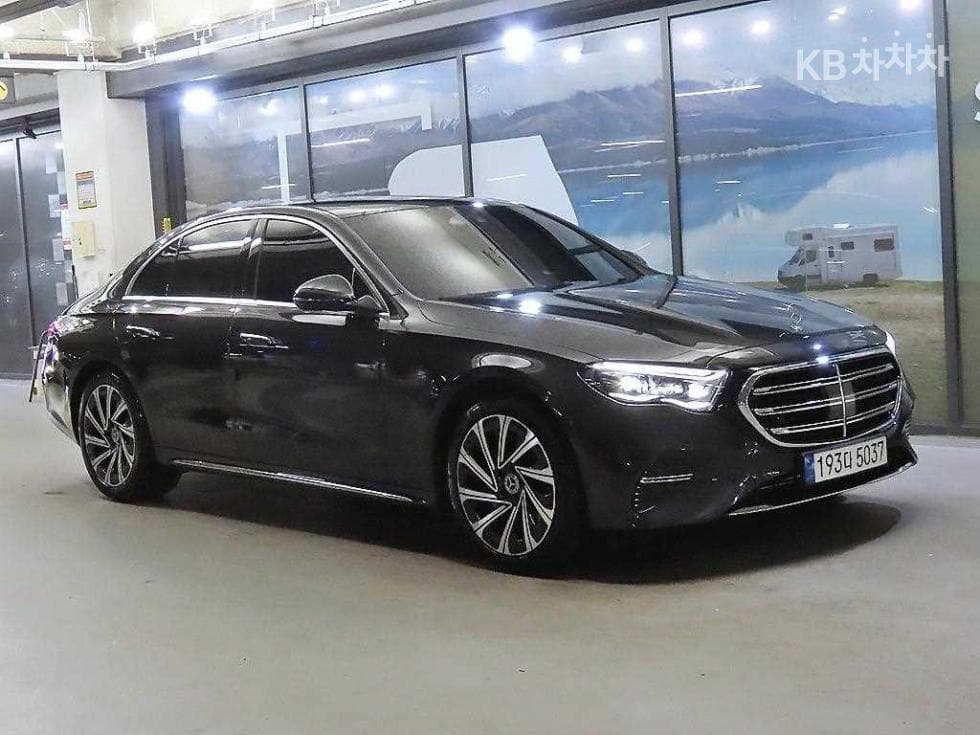 Mercedes-Benz E-클래스 (W214) E300 4MATIC Exclusive - Image 1