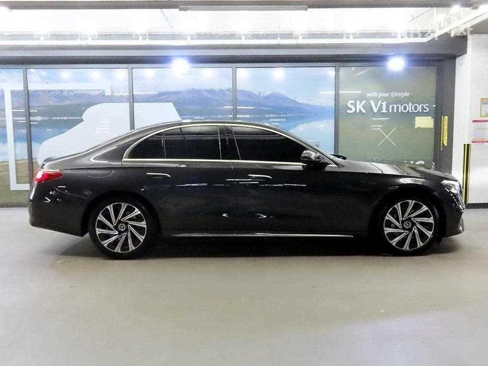 Mercedes-Benz E-클래스 (W214)E300 4MATIC Exclusive - 3