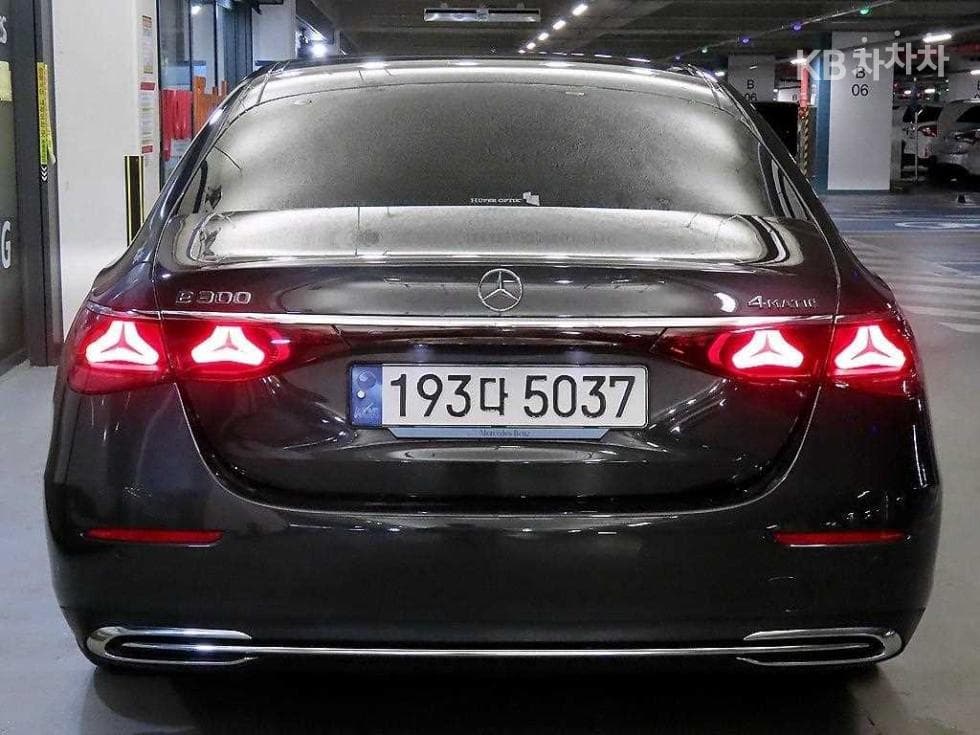 Mercedes-Benz E-클래스 (W214)E300 4MATIC Exclusive - 5