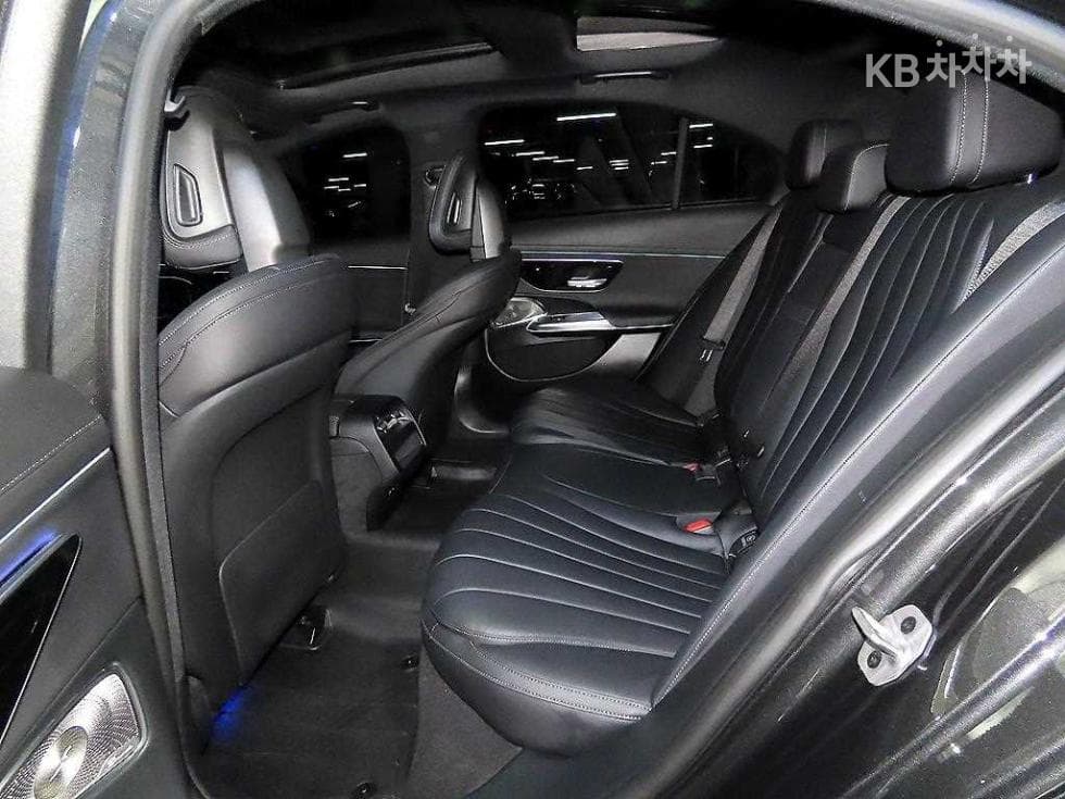 Mercedes-Benz E-클래스 (W214)E300 4MATIC Exclusive - 7