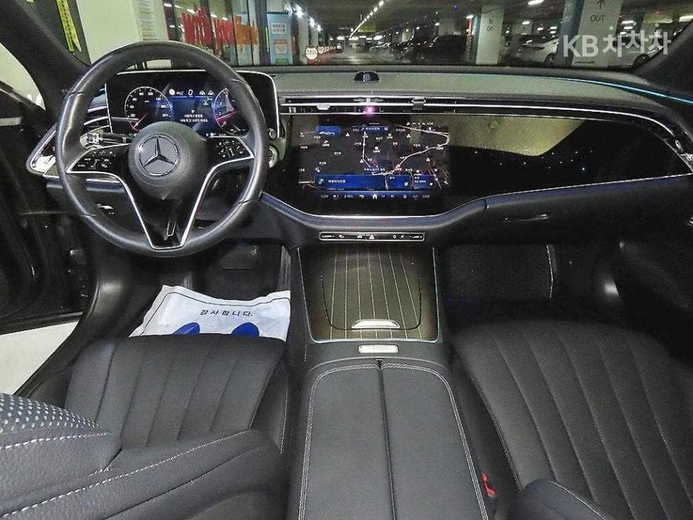 Mercedes-Benz E-클래스 (W214)E300 4MATIC Exclusive - 10