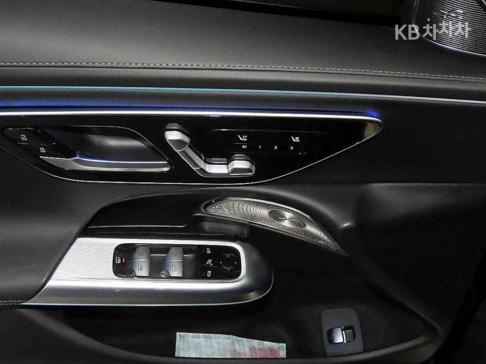 Mercedes-Benz E-클래스 (W214)E300 4MATIC Exclusive - 13