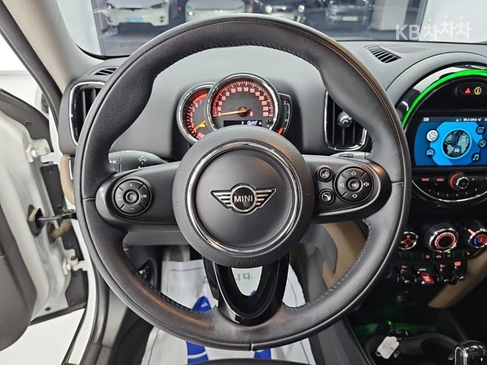 Мини Countryman (F60)1.5 Cooper Savile Row Edition - 9