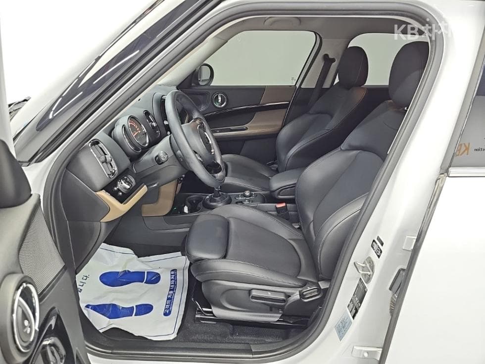 Мини Countryman (F60)1.5 Cooper Savile Row Edition - 11