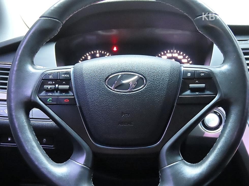 Hyundai Sonata LF2.0 Smart Standard - 18