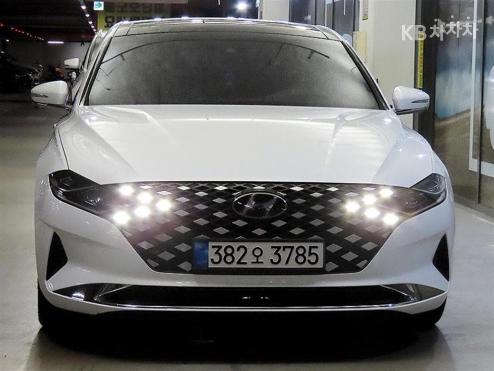 Hyundai The New (facelift) Grandeur (Azera)2.5 Exclusive - 2
