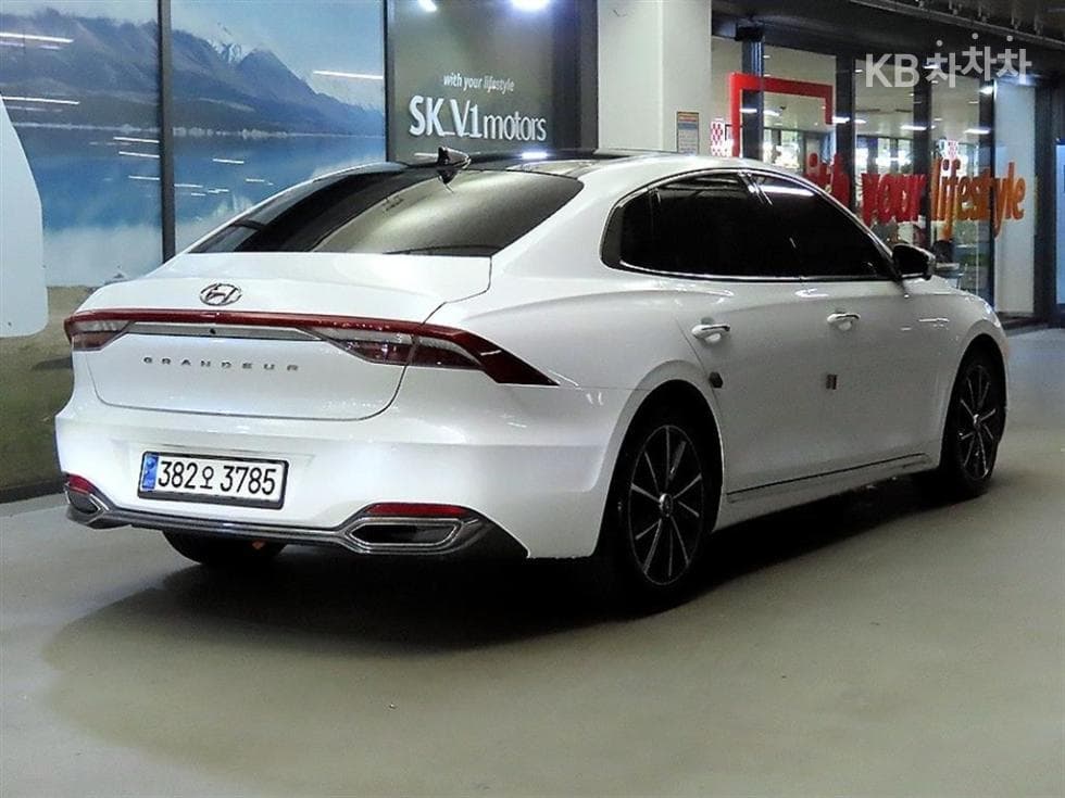 Hyundai The New (facelift) Grandeur (Azera)2.5 Exclusive - 4