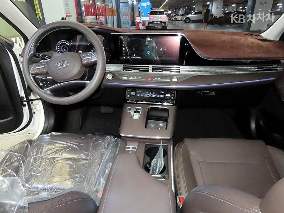 Hyundai The New (facelift) Grandeur (Azera)2.5 Exclusive - 10