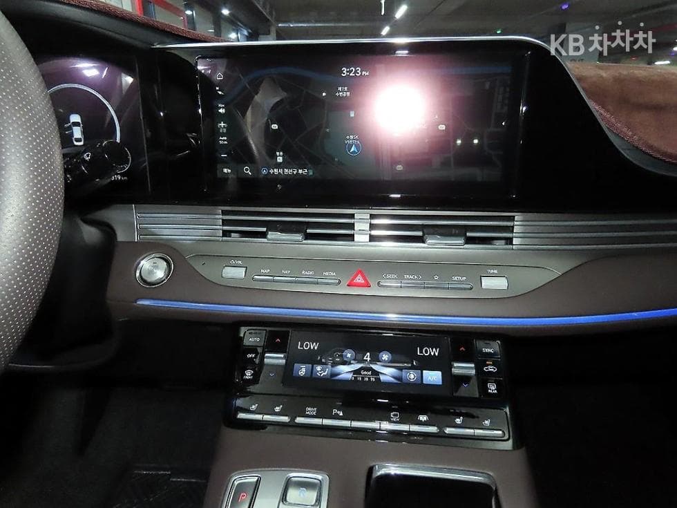 Hyundai The New (facelift) Grandeur (Azera)2.5 Exclusive - 11