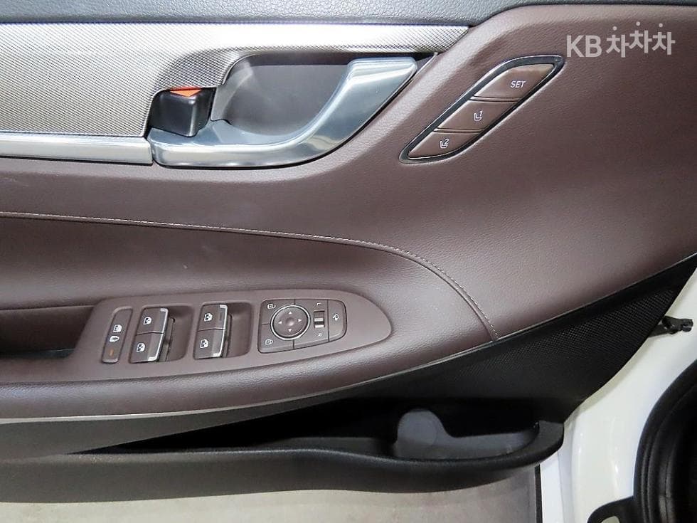 Hyundai The New (facelift) Grandeur (Azera)2.5 Exclusive - 13