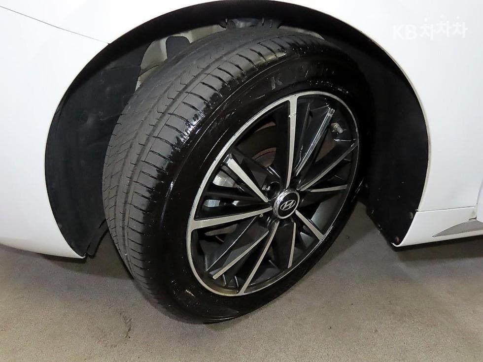 Hyundai The New (facelift) Grandeur (Azera)2.5 Exclusive - 20