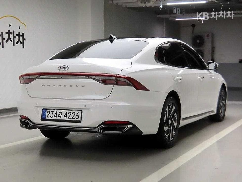 Хюндай The New (фейслифт) Grandeur (Azera) Хибрид2.4 Exclusive - 4