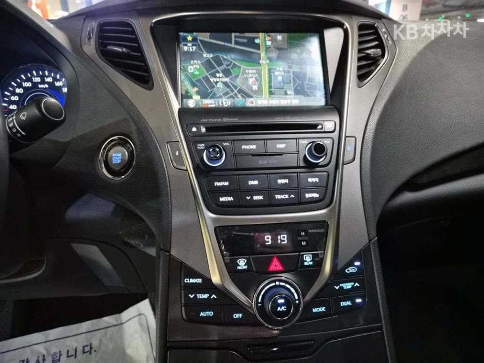 Hyundai Grandeur (Azera)HGHG300 Exclusive Special (special feature/edition) - 15