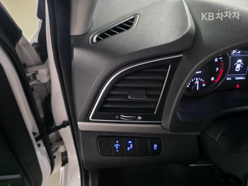 Хюндай Avante (Elantra)AD1.6 GDi Value Plus - 15