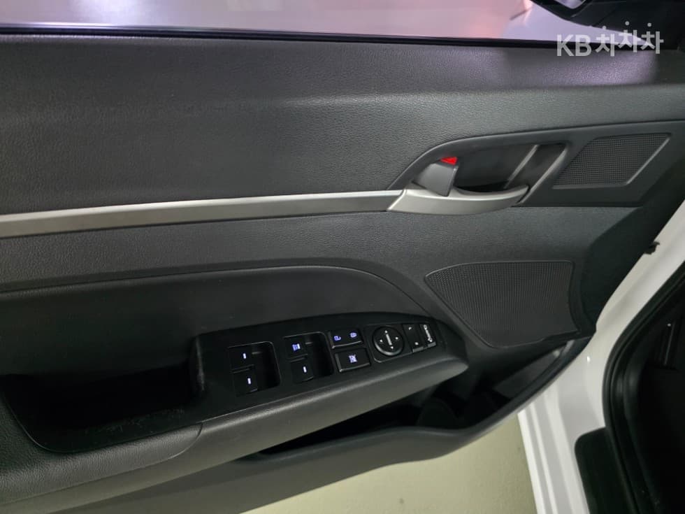 Хюндай Avante (Elantra)AD1.6 GDi Value Plus - 16