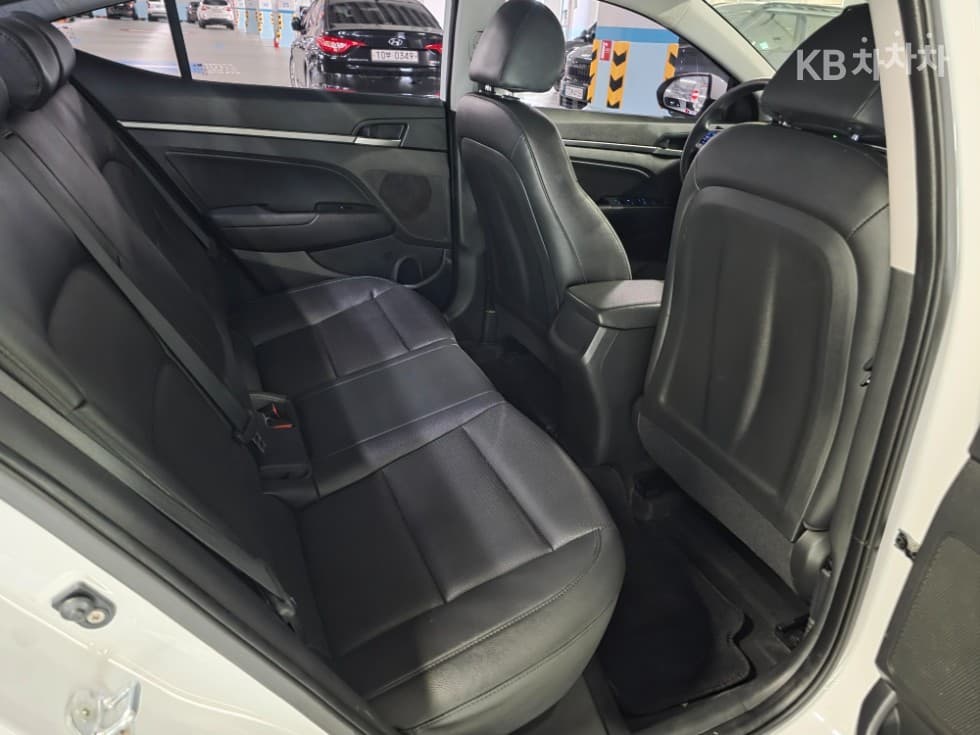 Хюндай Avante (Elantra)AD1.6 GDi Value Plus - 18