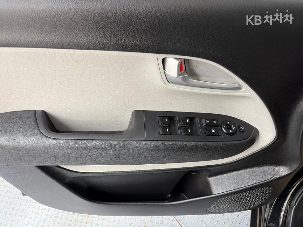 Киа The New (фейслифт) Рей (ван) Ван1.0 Бензин Ван 2-местен Престиж Специал (специален признак/издание) - 16