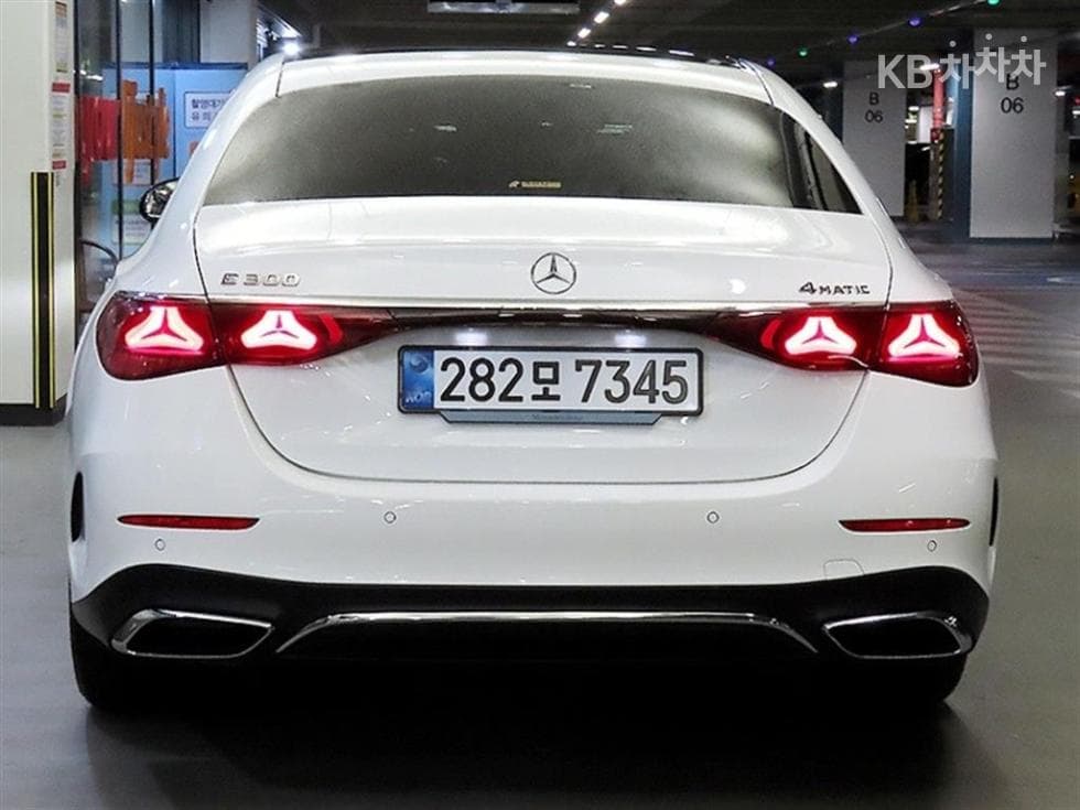 Mercedes-Benz E-클래스 (W214)E300 4MATIC AMG Line - 5