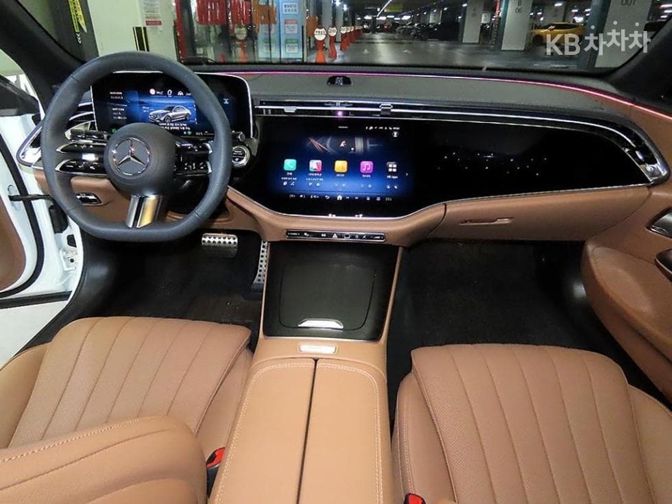 Mercedes-Benz E-클래스 (W214)E300 4MATIC AMG Line - 10