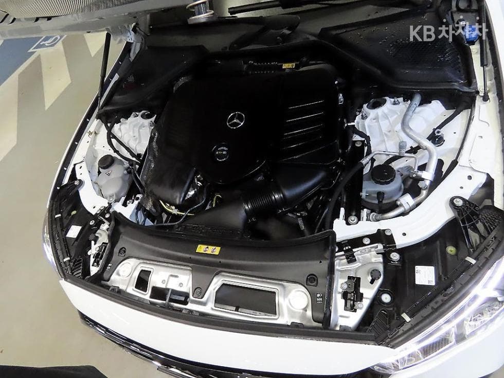 Mercedes-Benz E-클래스 (W214)E300 4MATIC AMG Line - 19