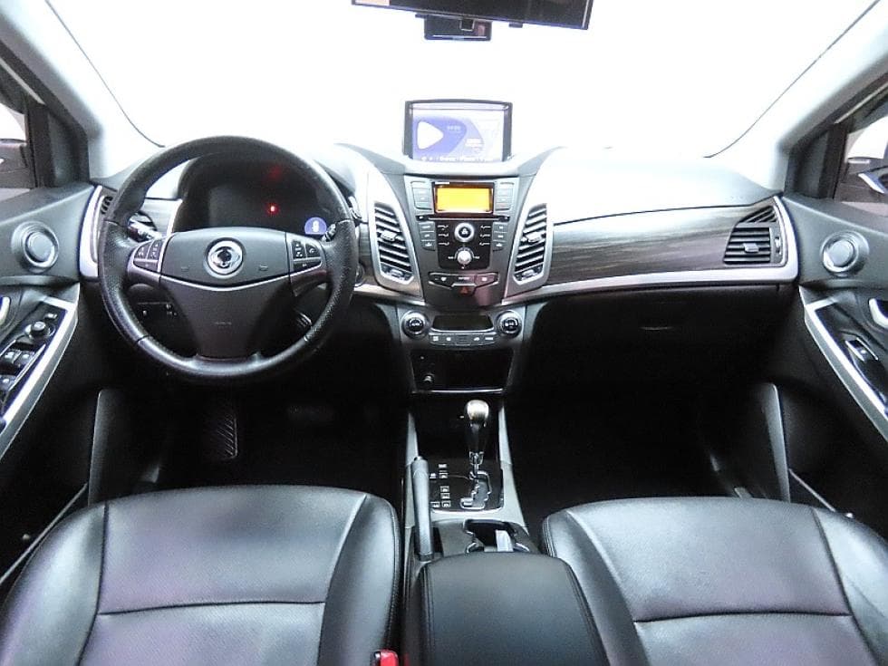 KG Mobility New코란도 C2.0 어드벤처 60th 에디션 4WD - 6