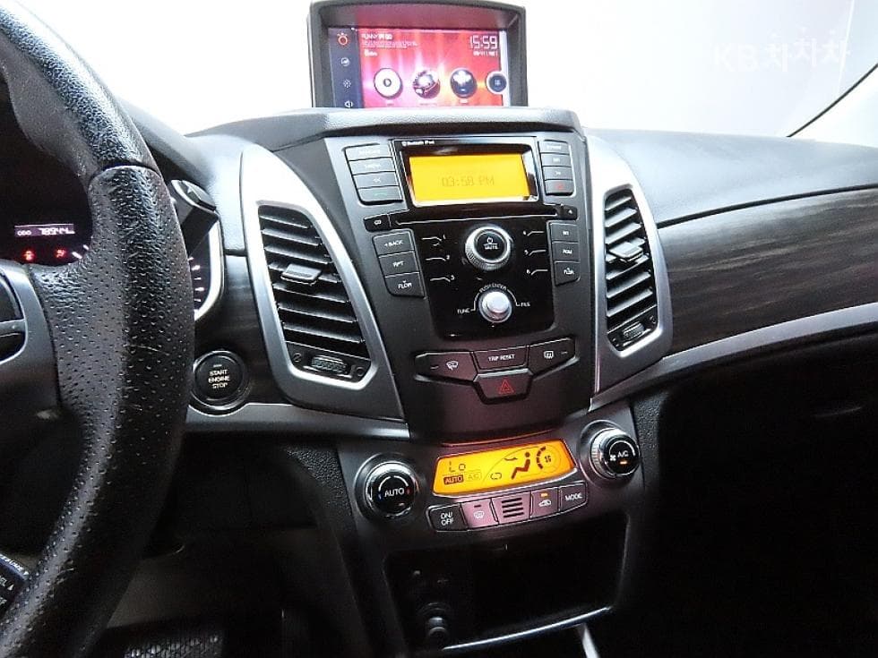 KG Mobility New코란도 C2.0 어드벤처 60th 에디션 4WD - 17