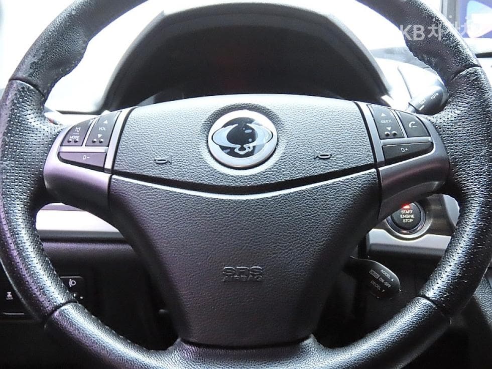 KG Mobility New코란도 C2.0 어드벤처 60th 에디션 4WD - 18