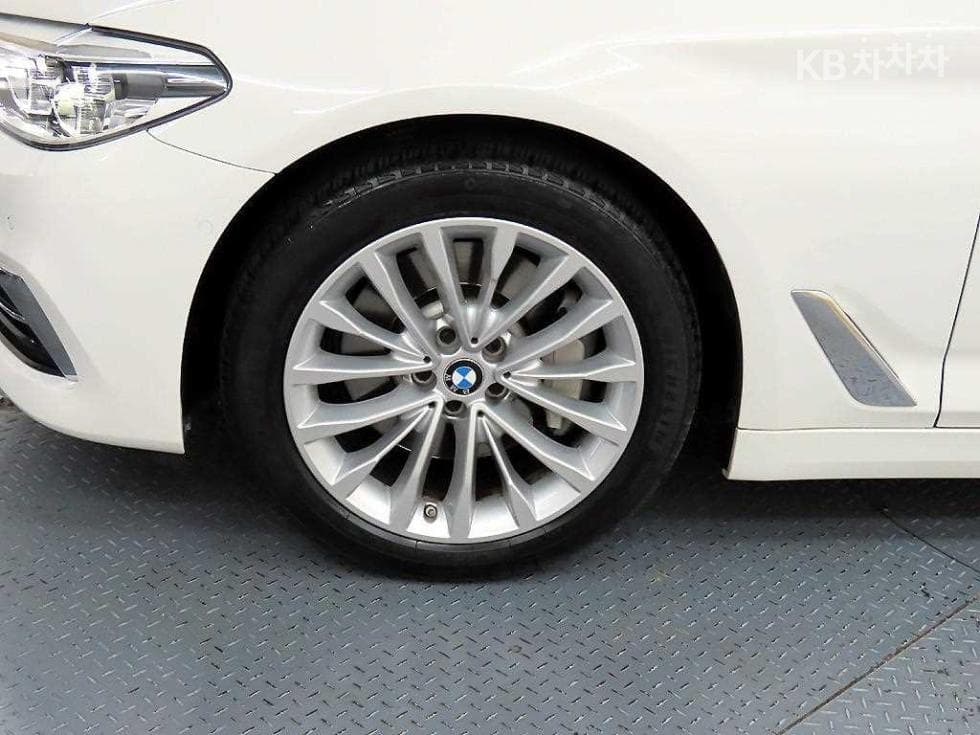 BMW 올Нов5 Серия (G30)530i M Sport Plus - 19